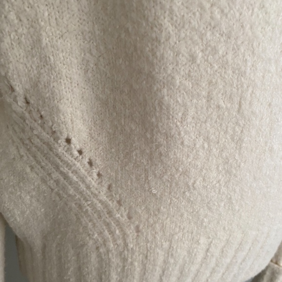 White and Warren Sweater - Picture 2 of 3